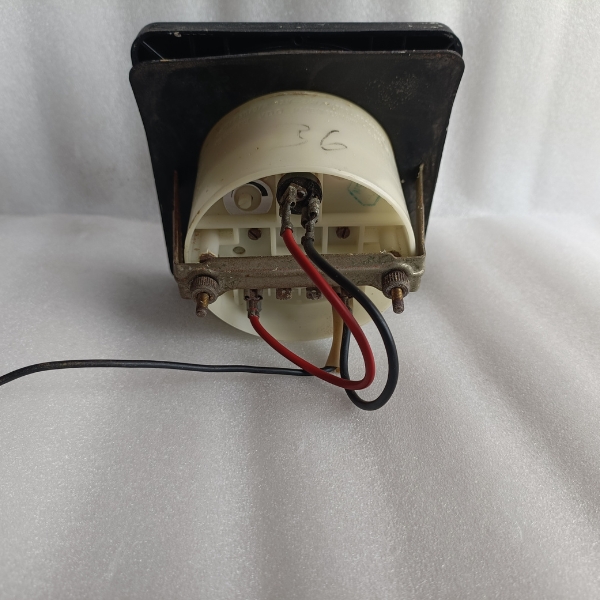 VDO Tachometer 0-4000 RPM 12-24V Part Number N 02 040 205 for Bukh Marine DV36RME Diesel Engine – Used - Image 3