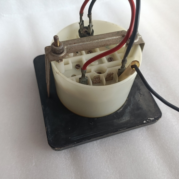 VDO Tachometer 0-4000 RPM 12-24V Part Number N 02 040 205 for Bukh Marine DV36RME Diesel Engine – Used - Image 2