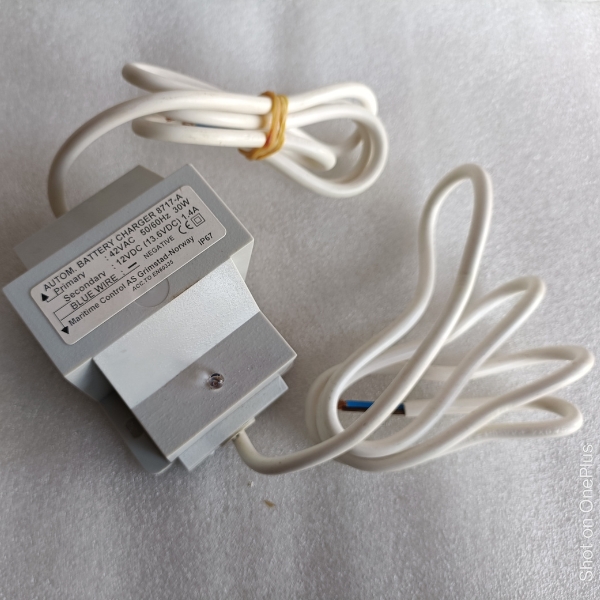 Maritime Control 8717 A Automatic Battery Charger 36V New - Image 2